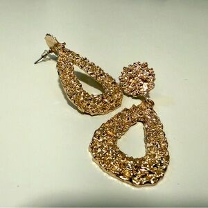 Elegant Gold Textured Drop Earrings